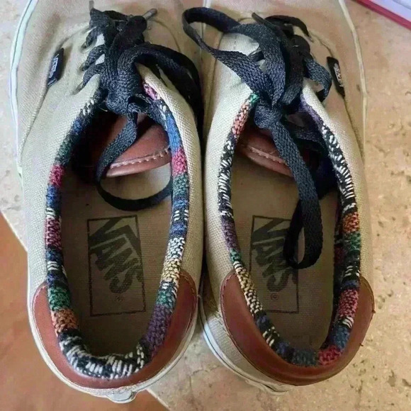 Vans - Picture 4 of 5